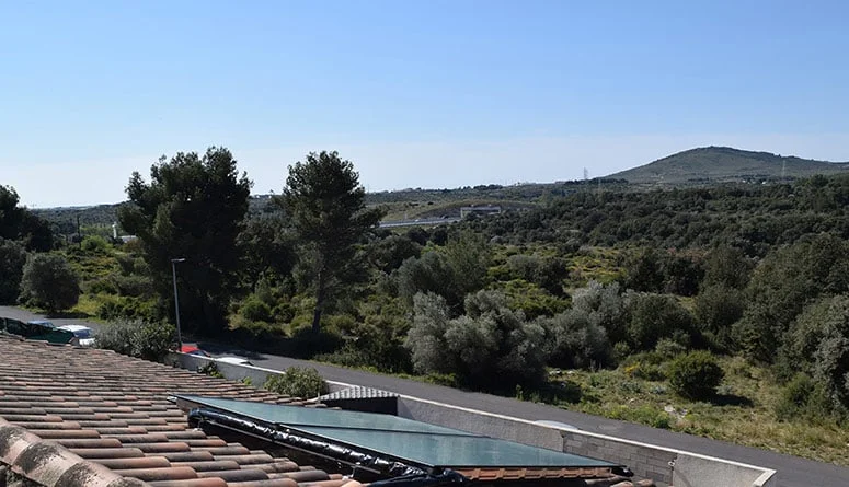 Références, témoignages et expériences chez un particulier en solution solaire individuelles. Capteurs solaires sur toiture